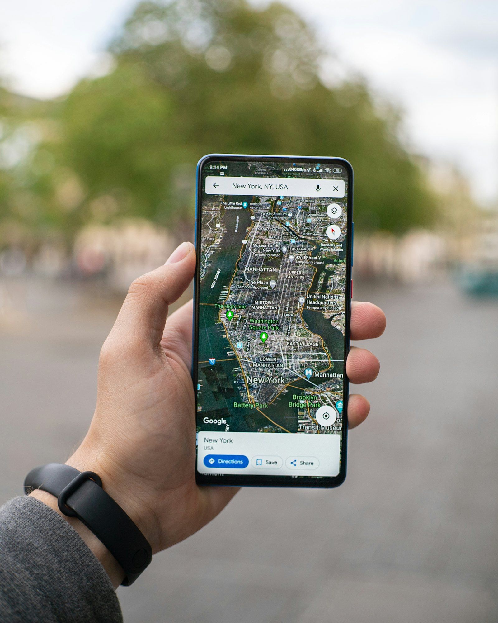 Searching for a nearby business on a map